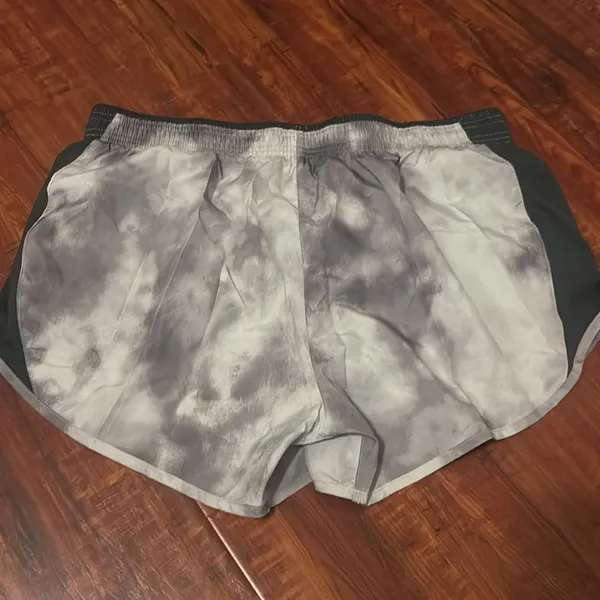 Nike Women's Dri-FIT Running Shorts - Image 2