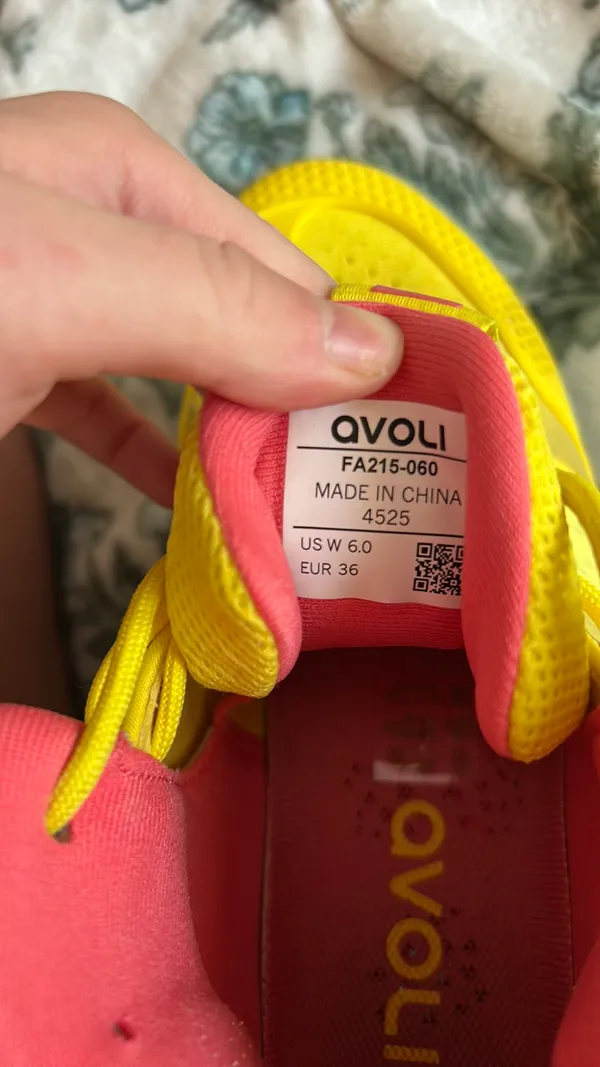 Avoli volleyball shoes Yellow Size 6 - Image 5