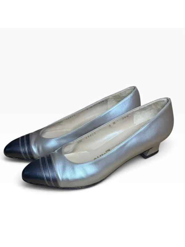 Women's Salvatore Ferragamo Heels Size 8 Beige and Blue Cap Toe Pumps - Image 3