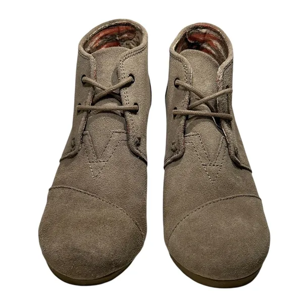 TOMS Womens Desert Wedge Taupe Suede Lace Up Ankle Booties Size 8 - Image 4