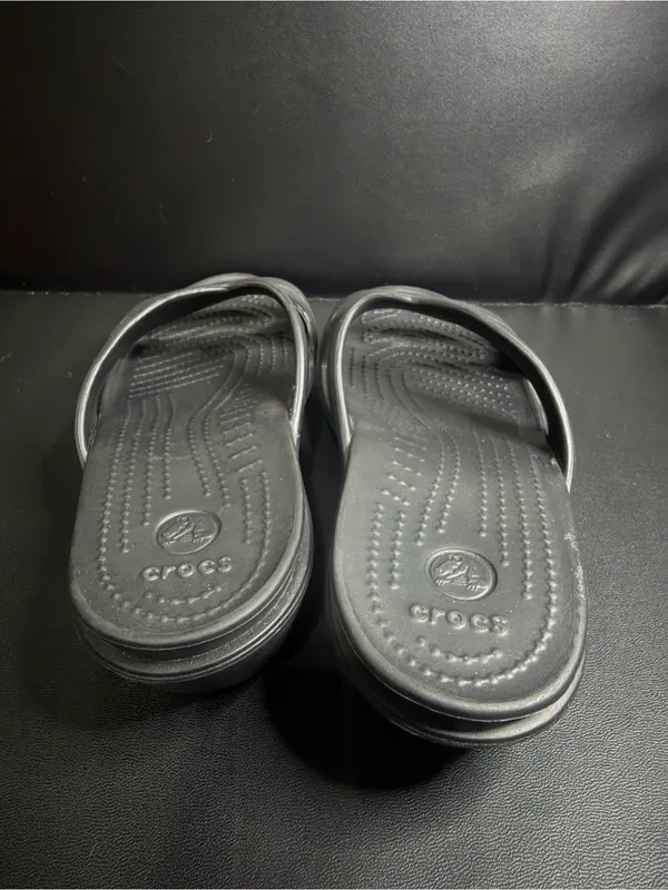 Crocs Black Criss Cross Sandals - Image 4