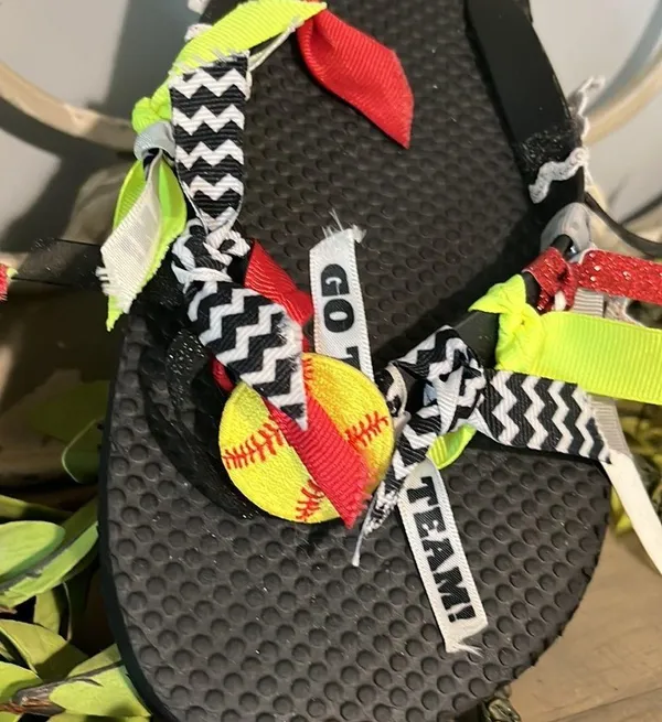 Softball Flip Flops Womens 7:8 New Size undefined - Image 3
