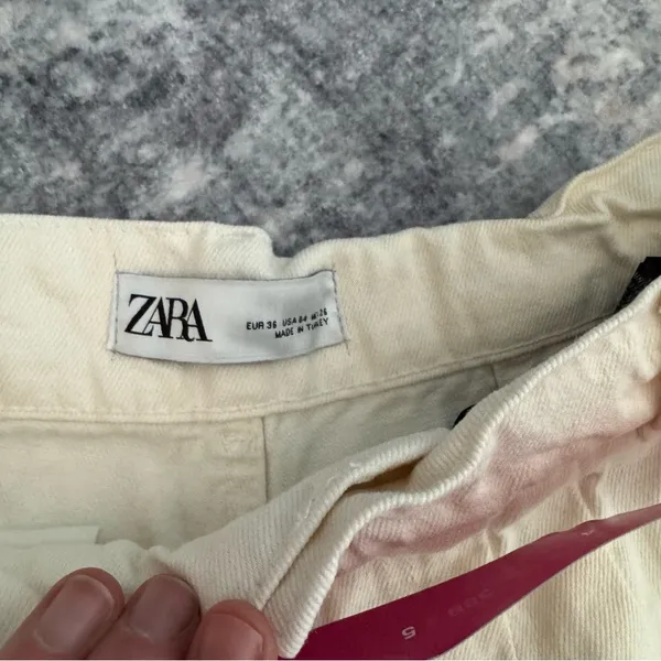 Like new ZARA White denim pants Sz 4 - Image 4