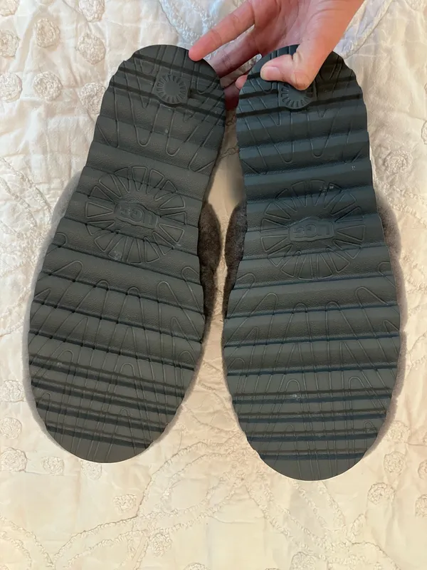 UGG Super Fluff Women’s Slippers (charcoal) - Image 4