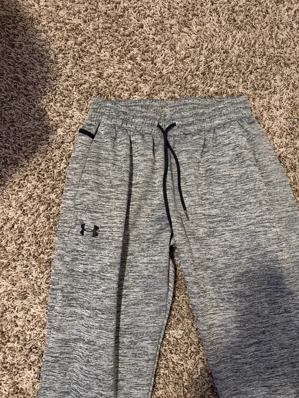 Women’s sz M Under Armour Sweatpants - Image 2