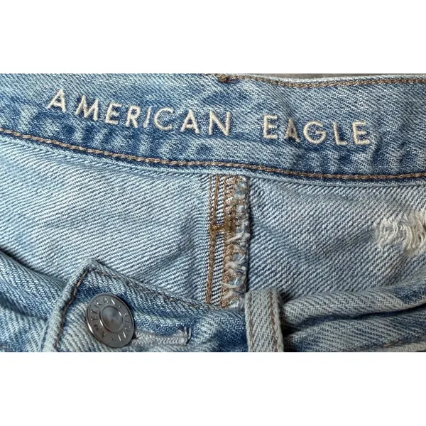 American Eagle Womens Size 6 90s Boyfriend Shorts Blue Denim Distressed Cut Off - Image 4