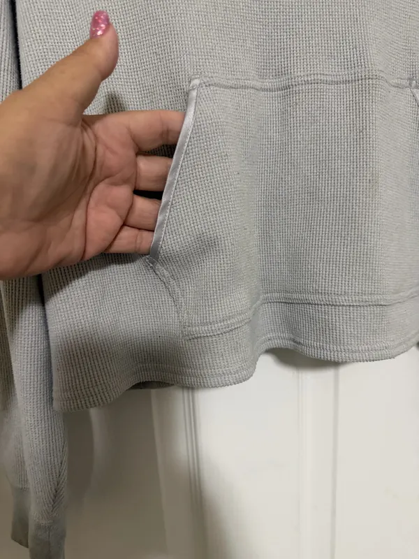 Gilly Hicks Grey Waffle Knit Long Sleeve Crop Hoodie - Image 3