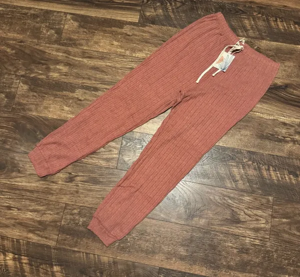 NWT Blu Pepper Cozy Coast Sweater Pants Sz M - Image 4