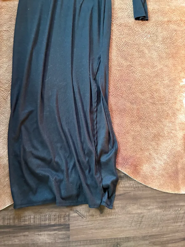 Sweet Adelyn black long maxi dress size medium Needs to be lint rolled - Image 2