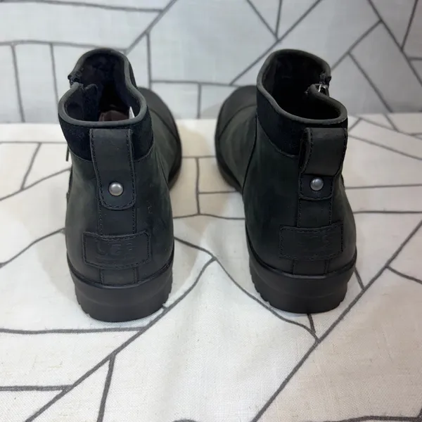 UGG Simmens Waterproof Leather Ankle Boots‎ 9 Black Side Zip Cap Toe 1103832 - Image 5