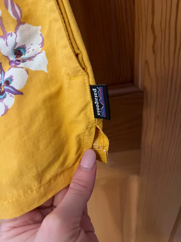 Patagonia Barely Baggies Shorts - Image 3