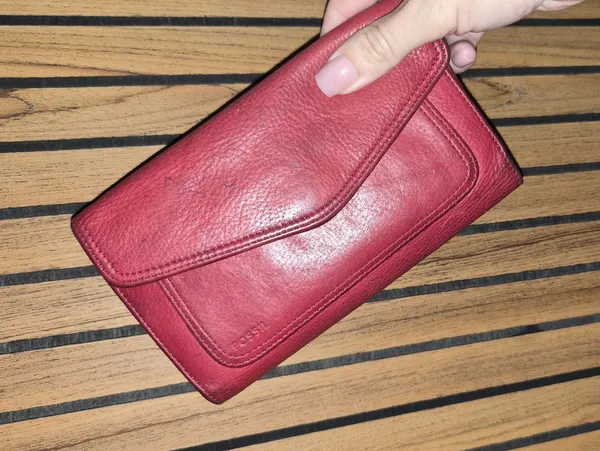 Vintage Red Leather Fossil trifold wallet - Image 2