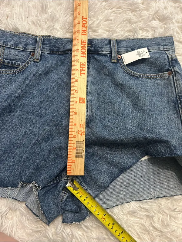 Old Navy cut off denim jean shorts high rise woman’s size 16 NWT - Image 8