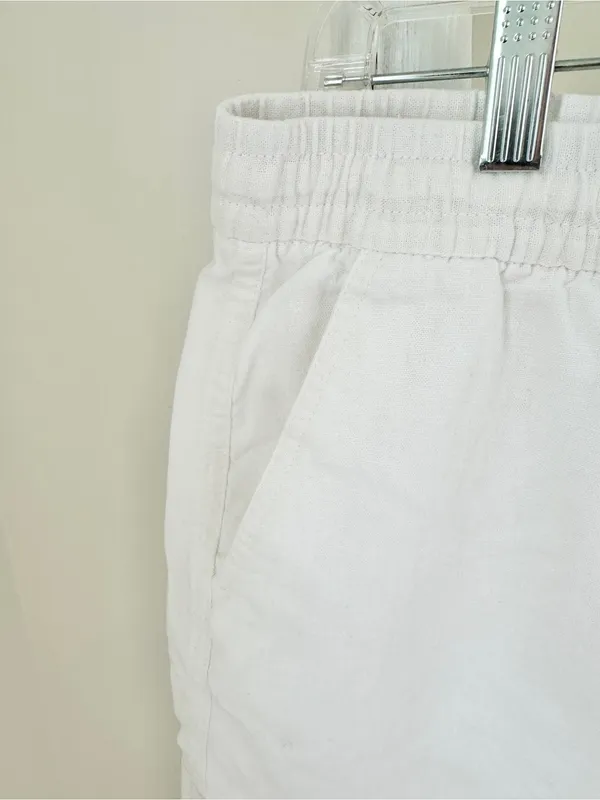Old Navy White Drawstring Linen Blend 4” Shorts Size Large - Image 4