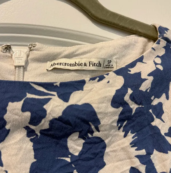 Abercrombie Blue Floral Ruched Dress - Image 3