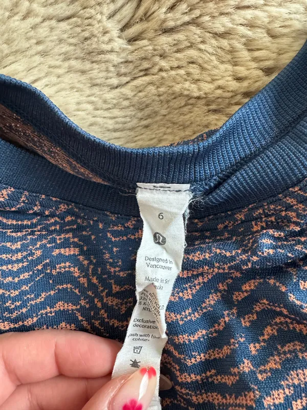 Lululemon T-Shirt - Image 4