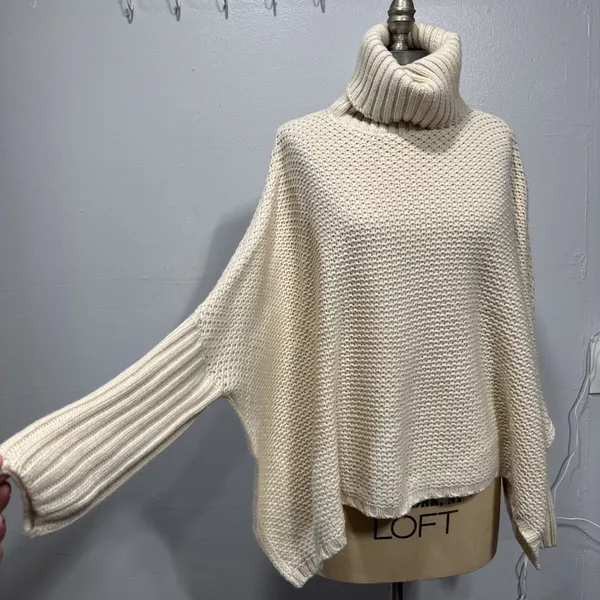 Shein Womens Turtleneck Batwing Sleeve Knit Poncho Size 6 Beige Sweater Relaxed - Image 2