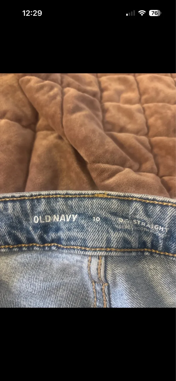 Old navy shorts  - Image 2
