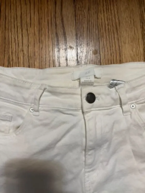 H&M white jean shorts - Image 2