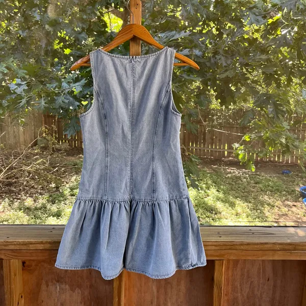 Le Lis Women's Denim Ruffle Hem Mini Dress Size M. NEW! - Image 5