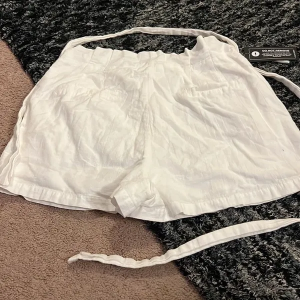 NWT revolve mp|c medium white shorts‎ - Image 6