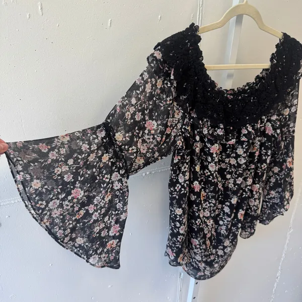 White House Black Market Floral Off Shoulder Lace Trim Bell Sleeve Blouse XL - Image 4