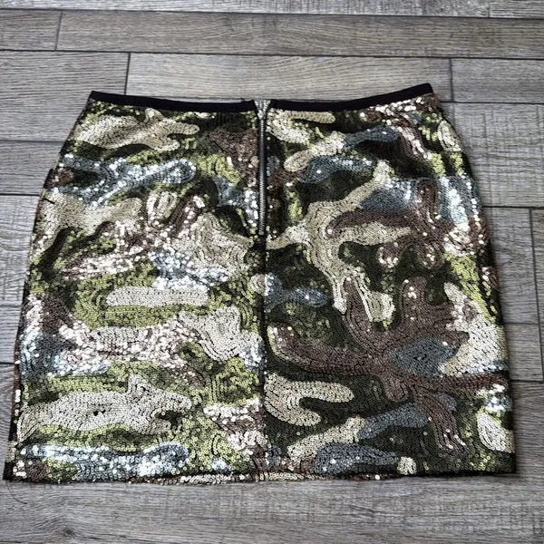 Glamorous Sequin Mini Skirt in Black and Gold Silver Size M - Image 2