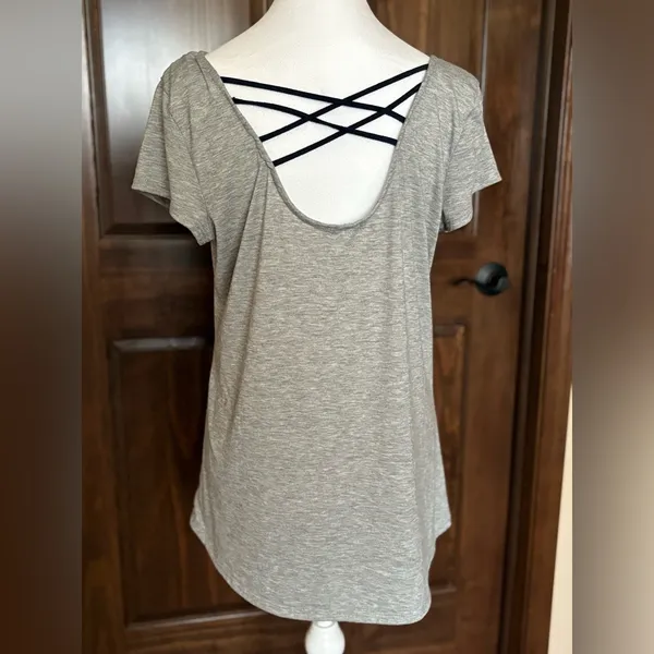 Maurices Gray Short Sleeve Blouse with Elegant Pattern - Image 4