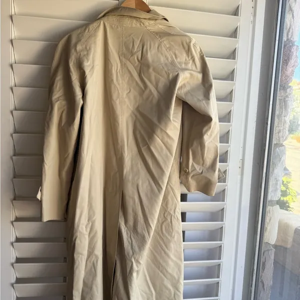 Burberry Vintage Beige Trench Coat size M - Image 6