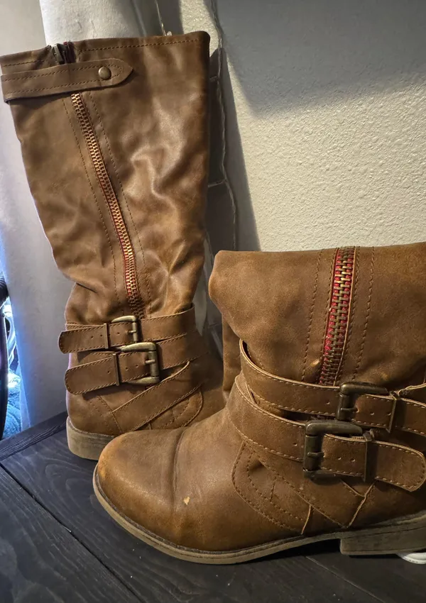 Boots Tan Size 8 - Image 2