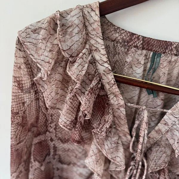 Anthropologie Snake Print Ruffled V-Neck Long Sleeve Ruffle‎ Blouse Size L - Image 6