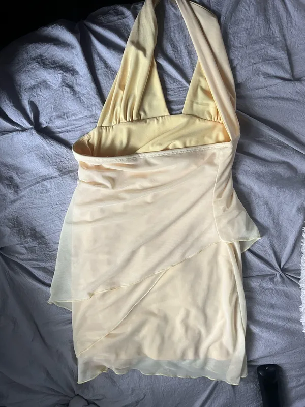 Yellow dress - Image 2