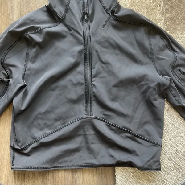 Lululemon cropped half zip athletic hoodie In Black - Image 2