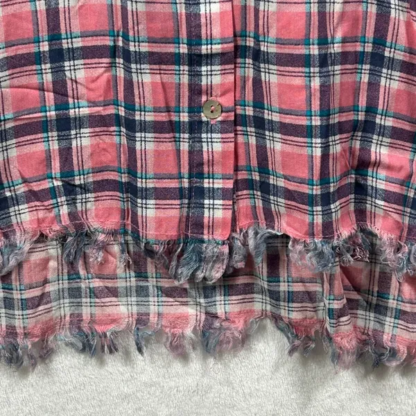 Entro Pink Navy Plaid Button Down Shirt Crochet Lace Frayed Hem‎ T6382 Large - Image 9