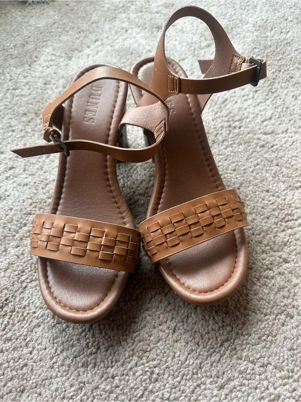 Dunes Sealy Sandals in Caramel 8 - Image 4