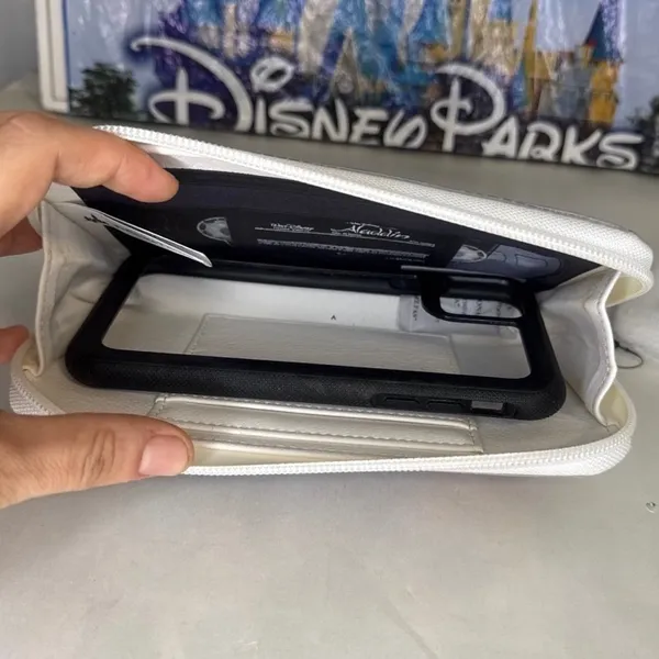 Disney parks D-tech Aladdin VHS case phone wallet - Image 8