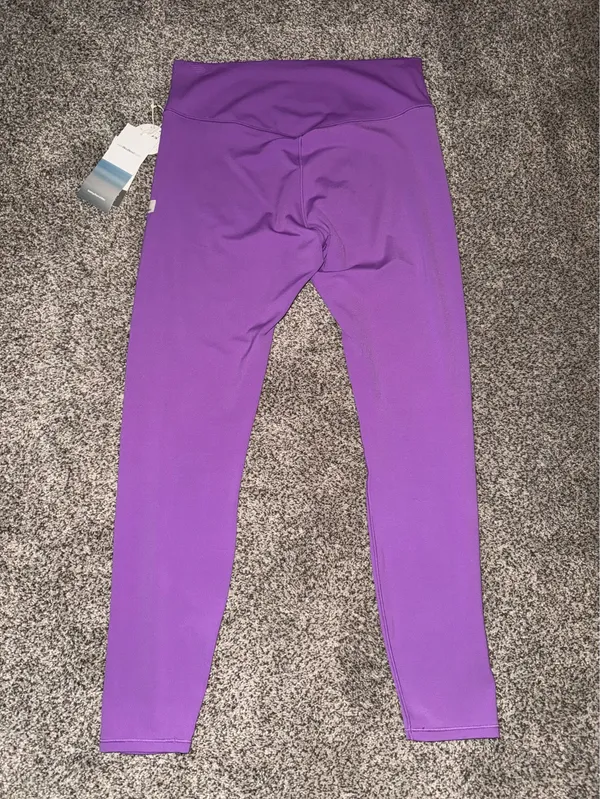 Vuori AllTheForm Legging in Bright Violet - Image 3