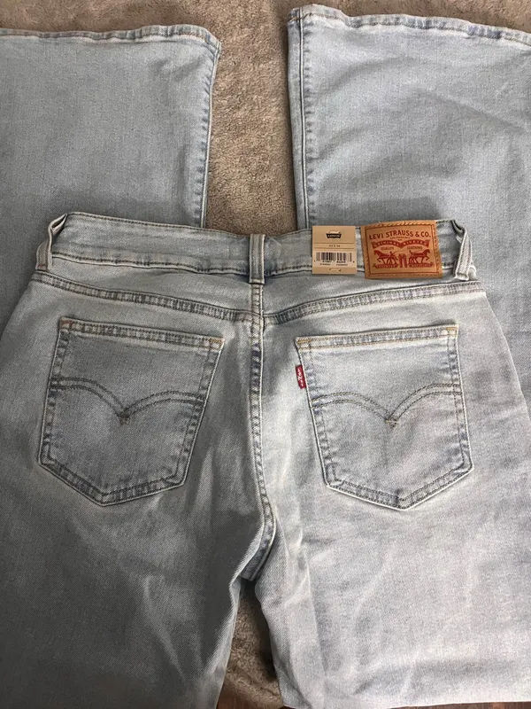 Super Low Flare Levi’s Bootcut - Image 2