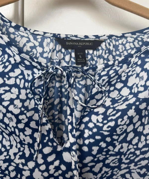 Banana Republic Blouse - Image 2
