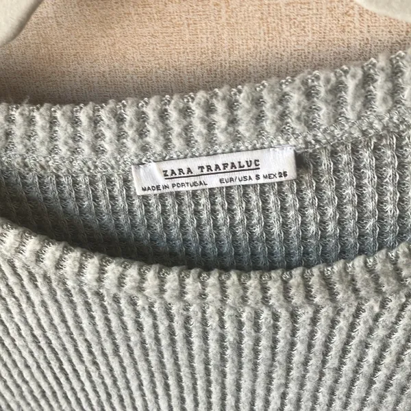 FINAL MARKDOWN Zara Gray Women's heavyweight Crew Neck Sweater small - Image 2