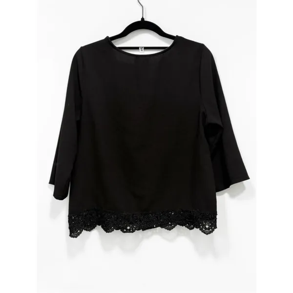 Everly Black 3/4 Sleeve Top Lace Hem Blouse Size Large - Image 2