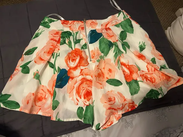 Floral shorts - Image 2