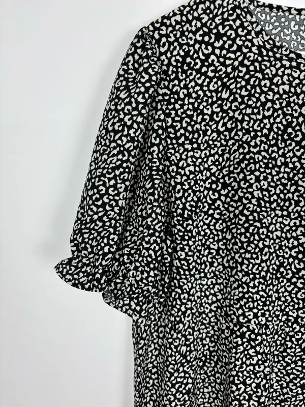 Pretty Garden Dress Size Large Black White Cheetah Print Tiered Maxi - Image 3