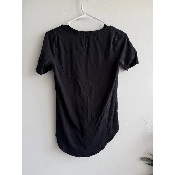 Lululemon Love Tee V Black Short Sleeve V-Neck Shirt Curved Hem Size‎ 4 - Image 2