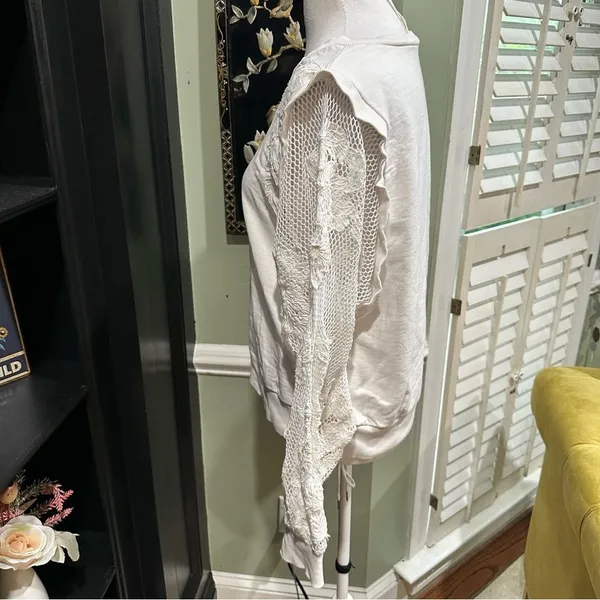 Anthropologie White Embroidered Cutwork Sweatshirt – Size XS (Oversized Fit) - Image 7