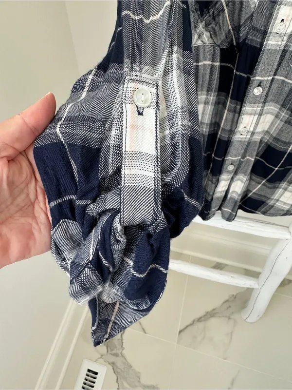 Sanctuary Women’s Navy & White Plaid Button-Up Roll Tab Shirt Size Large - Image 5
