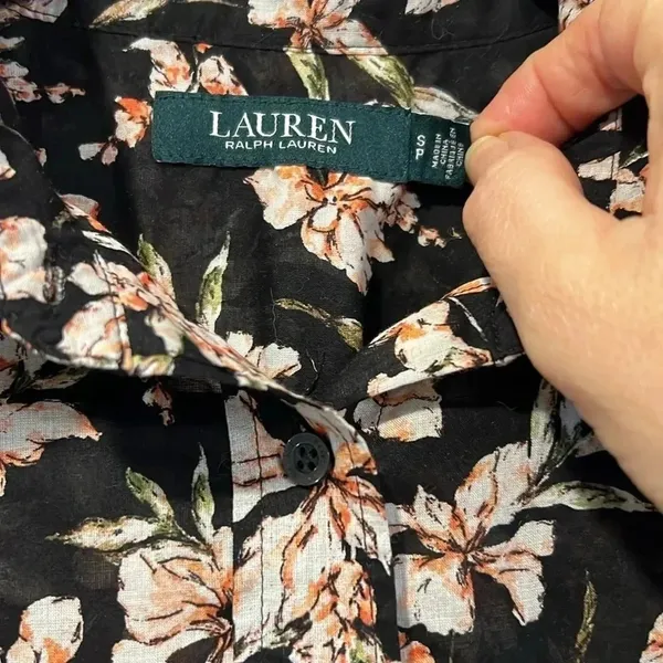 Lauren Ralph Lauren Courtenay black with pink floral design top size small - Image 6