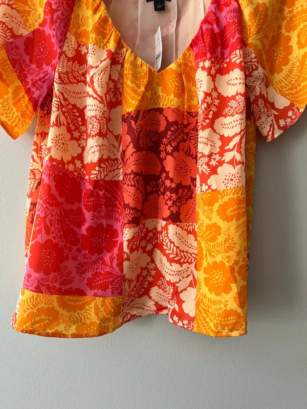 Ann Taylor Women’s Floral Orange Short Sleeve Blouse Size Small - Image 4