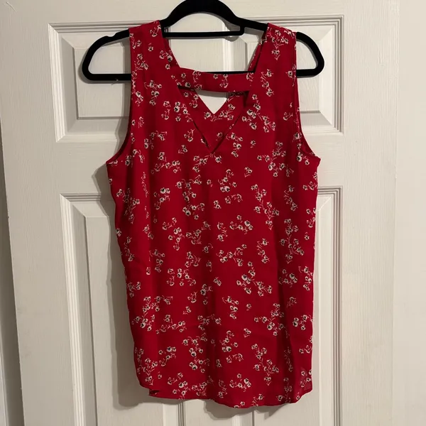 Red Floral V-Neck Blouse - Image 2