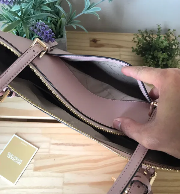 Michael Kors Purse - Image 10